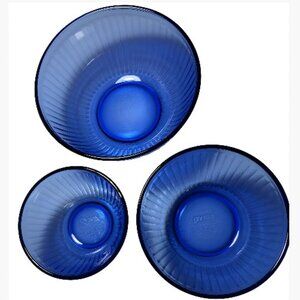Pyrex Fluted Glass Nesting Mixing Bowls in Cobalt Vintage EUC Like New